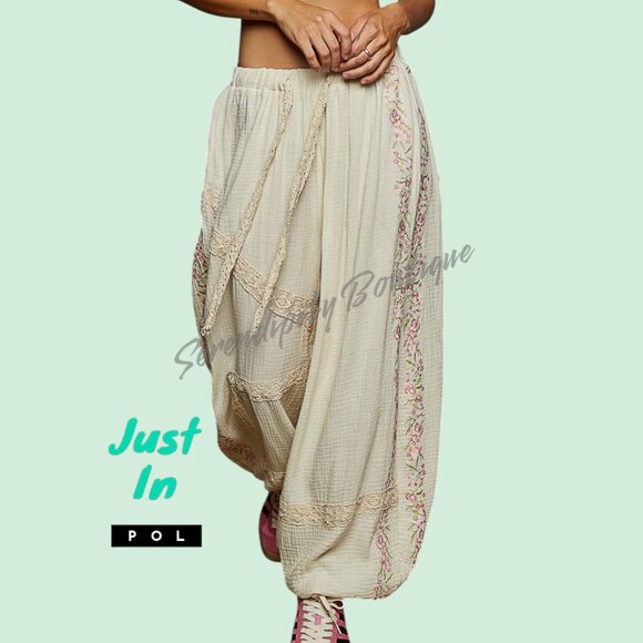 NWOT POL Cream Wide Leg Pants with Pink Embroidery - Picture 3 of 9